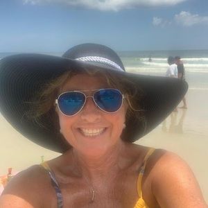 Meet your Posher, Phyllis